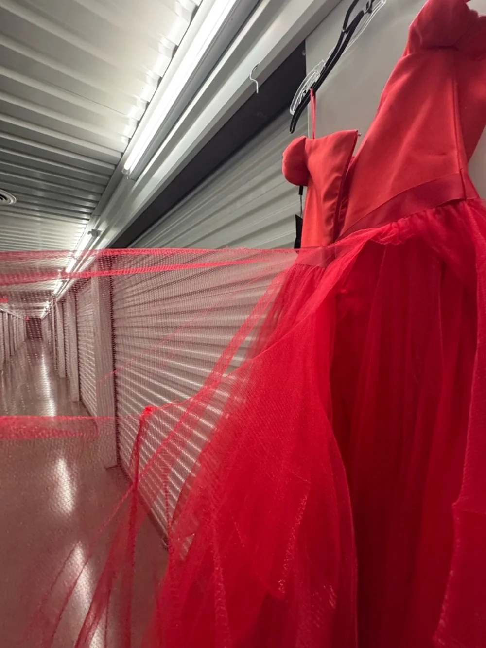 Glamour by Terani Red High-Low Tulle Gown – Size 6 - Picture 8 of 13